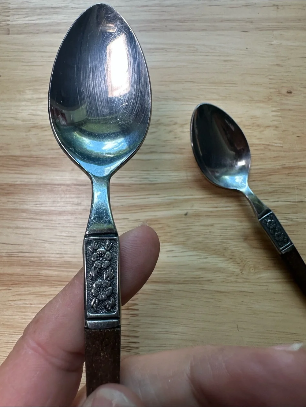 Vintage Set of 2 Ecko Eternal ESK14 Steel Spoons with Brown Handles and flower